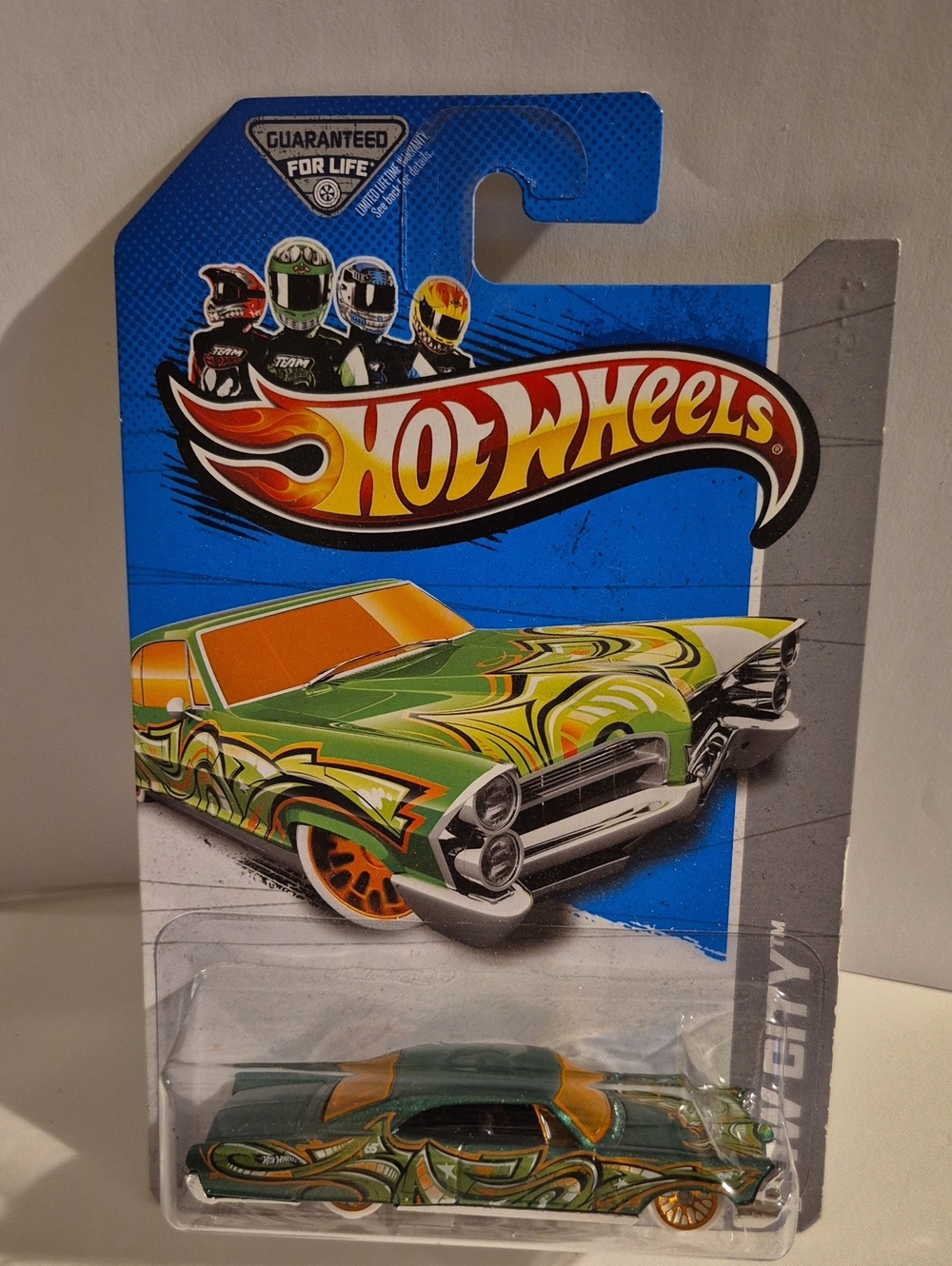 D11 Hot Wheels 65 Pontiac Bonneville    Bad Blister with shipping protector